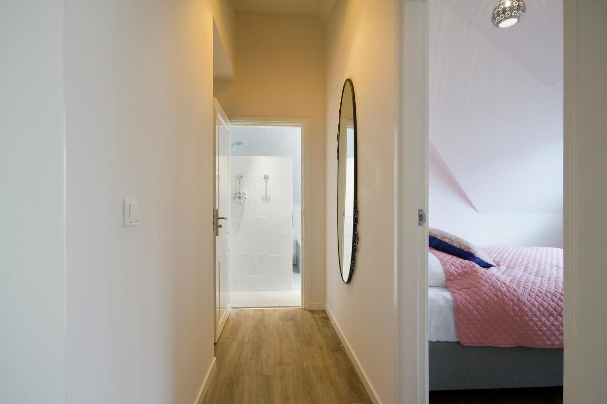 "Karel De Grote" Bergen Aparthotel Стая снимка