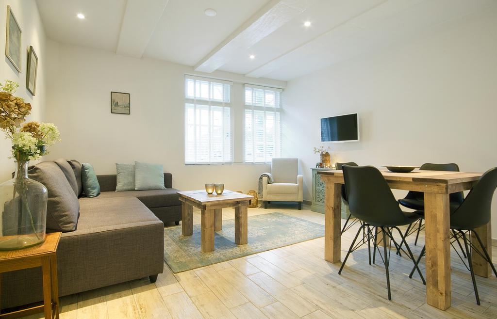 "Karel De Grote" Bergen Aparthotel Екстериор снимка